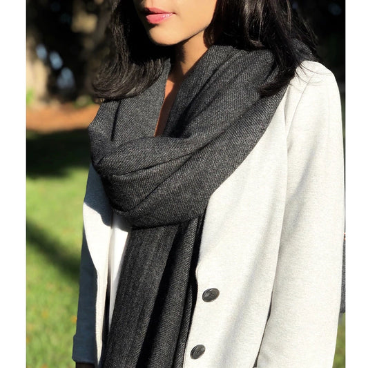 handloom cashmere scarf / black