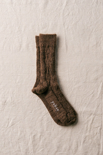 yahae / alpaca cable pattern socks