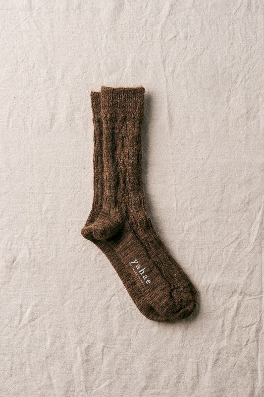 yahae / alpaca cable pattern socks