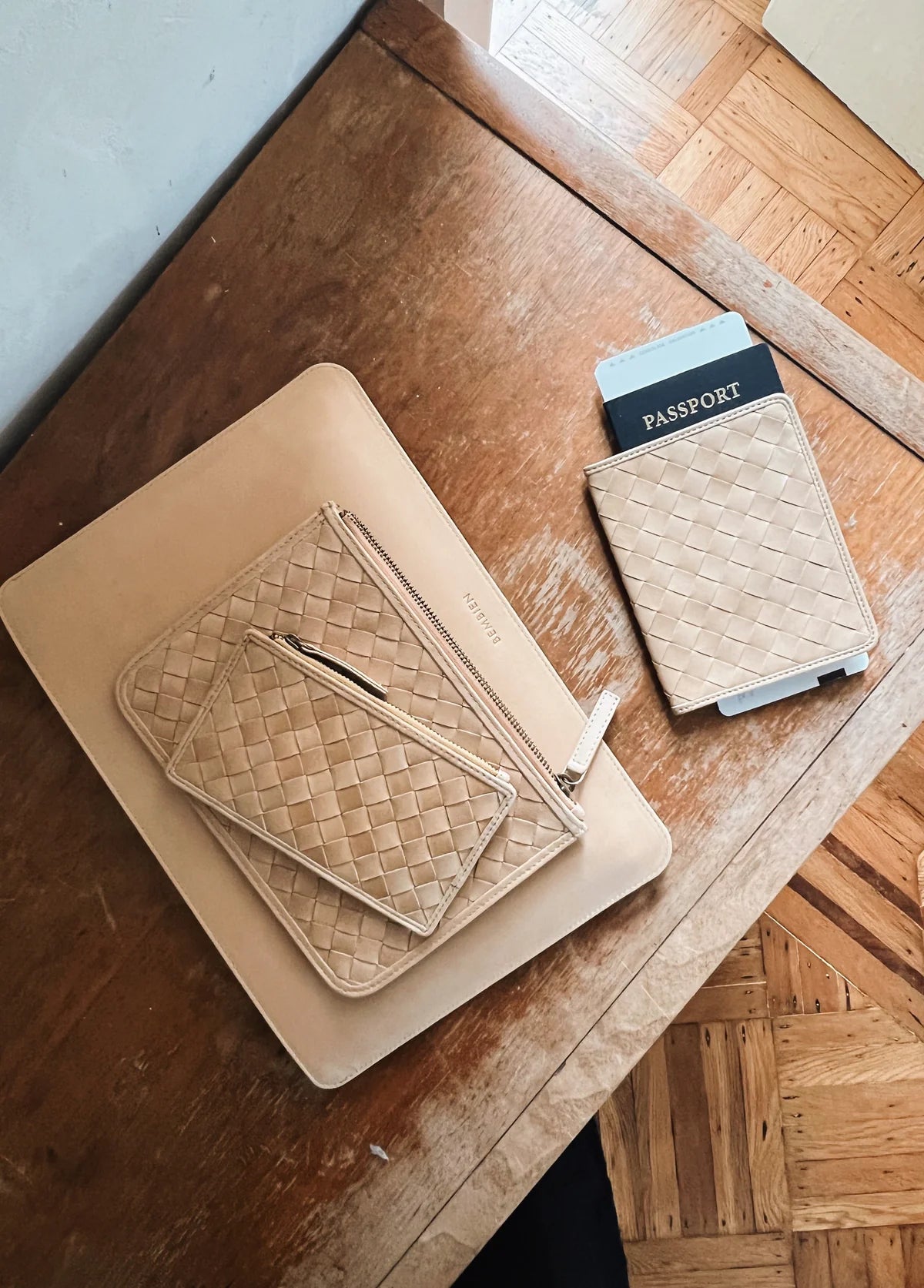 bembien / este passport holder - caramel