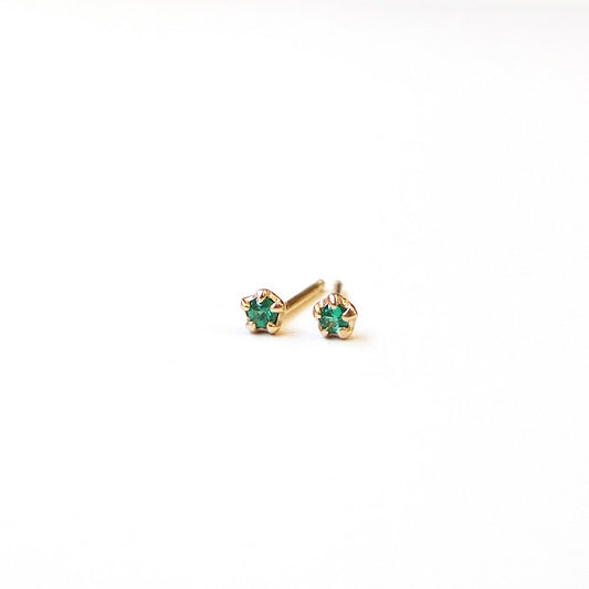 stud earrings - emerald