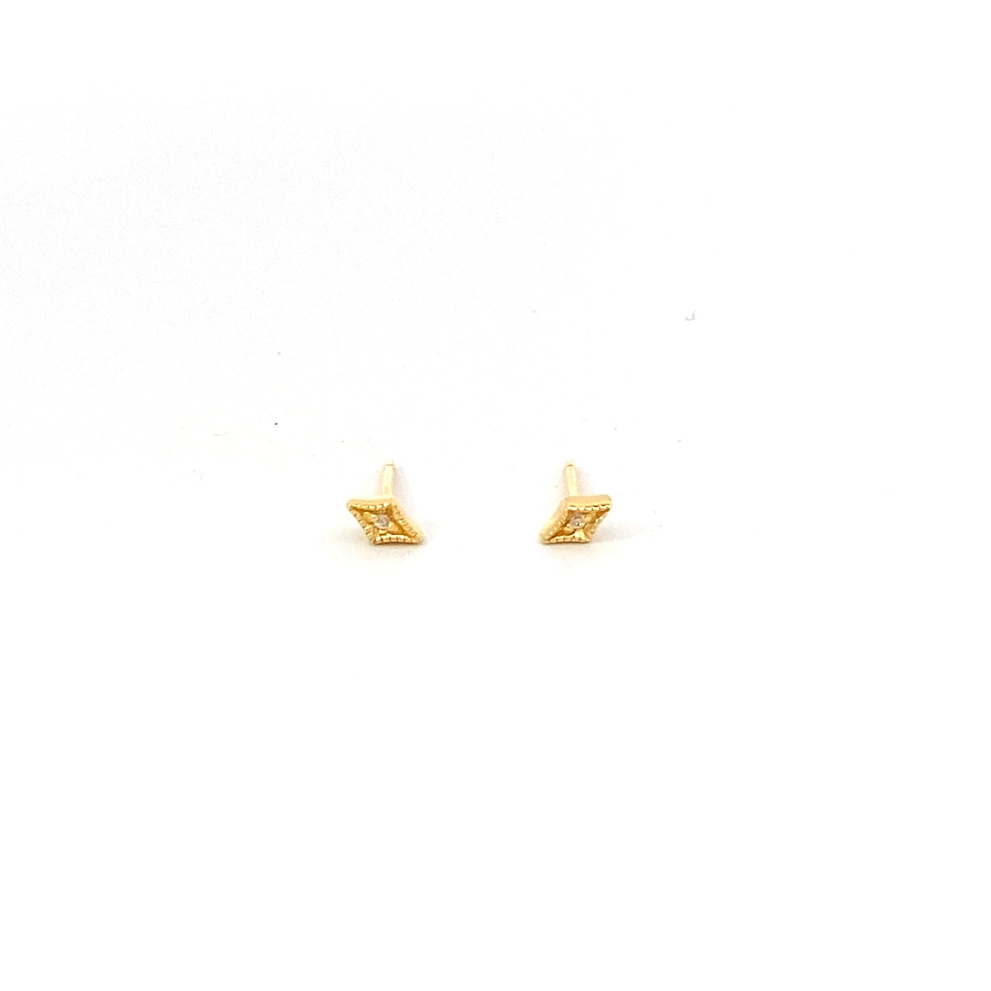 tapered diamond-shape stud earrings - cz