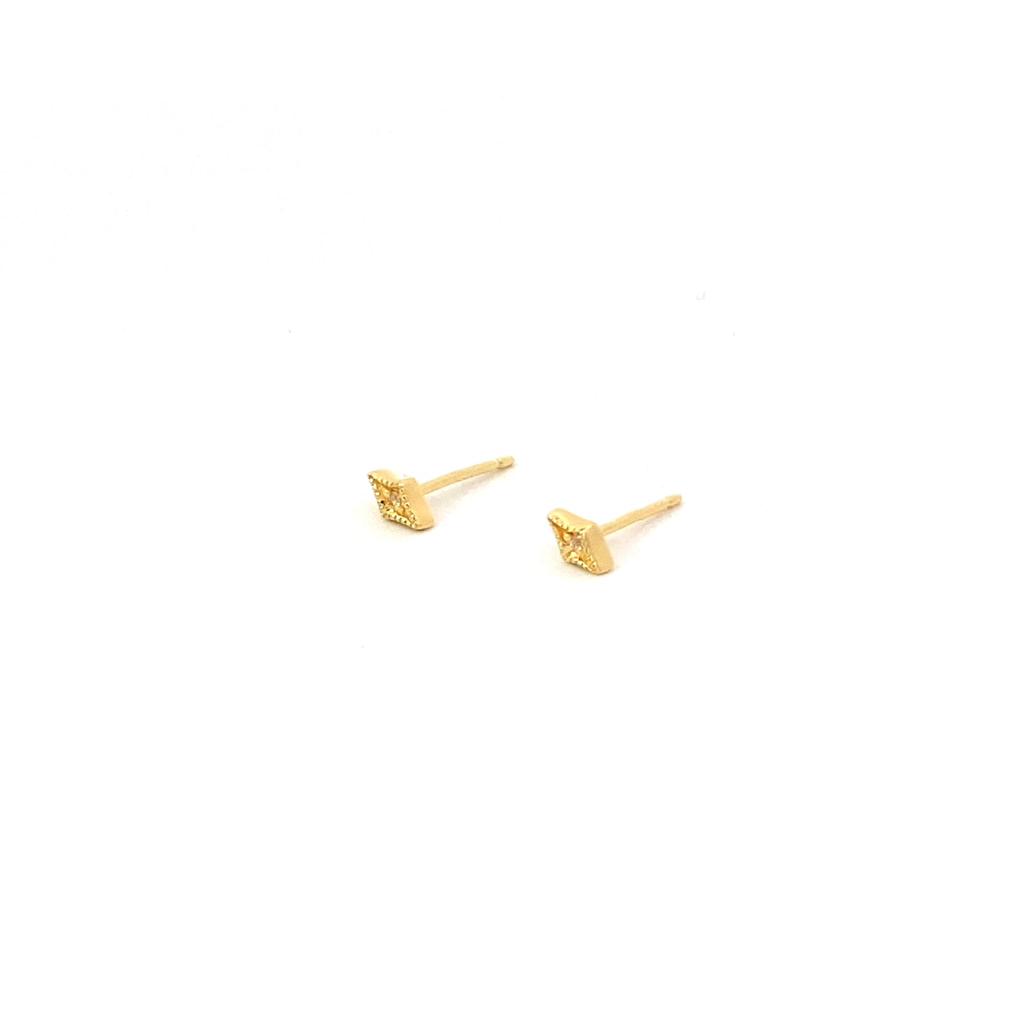 tapered diamond-shape stud earrings - cz