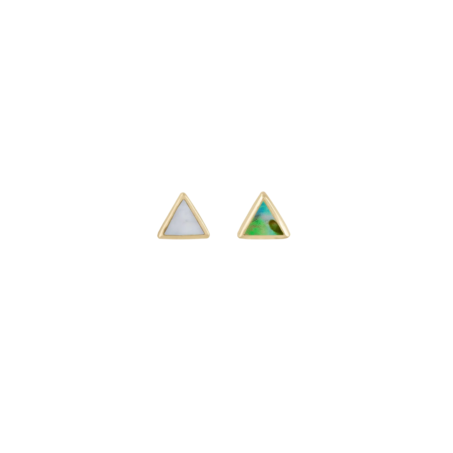 métier / mini triangle pearl stud earring - single