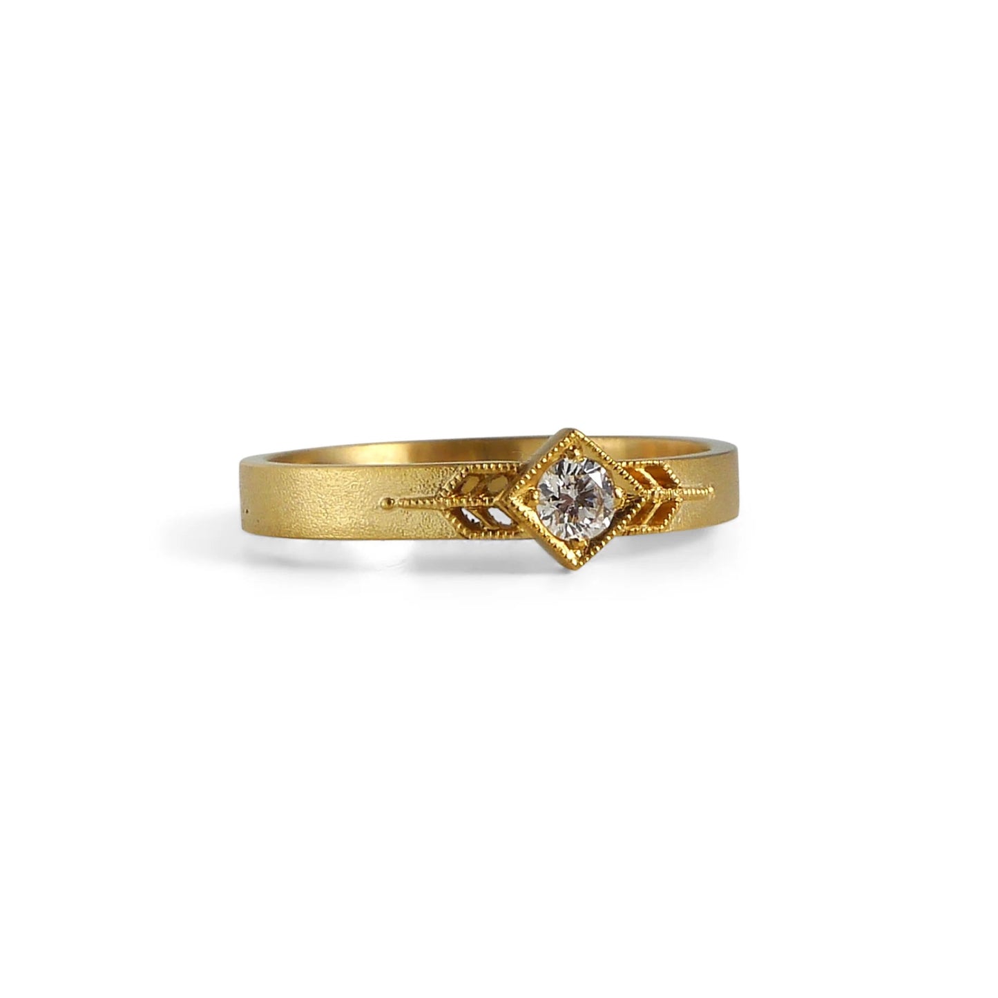 valle ring band - natural diamond