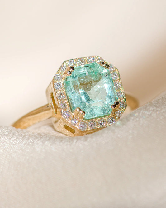 halo ring - nigerian emerald