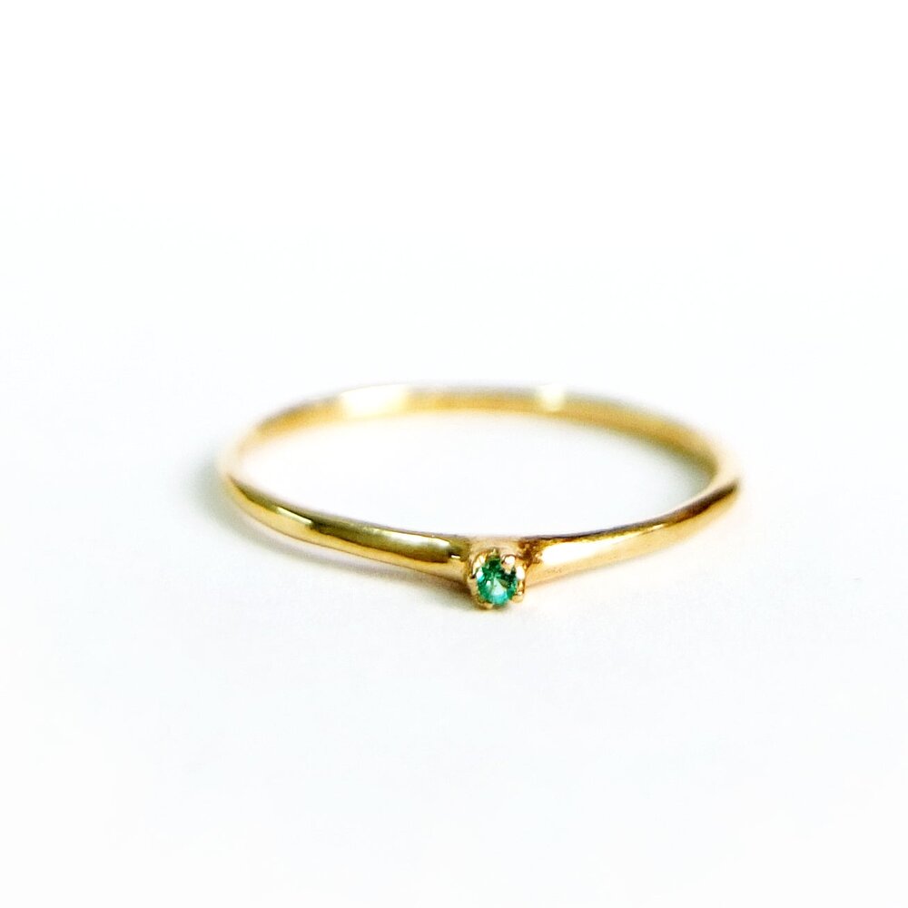 petite stone ring - emerald