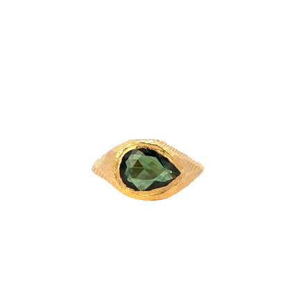 signet ring - dark green sapphire