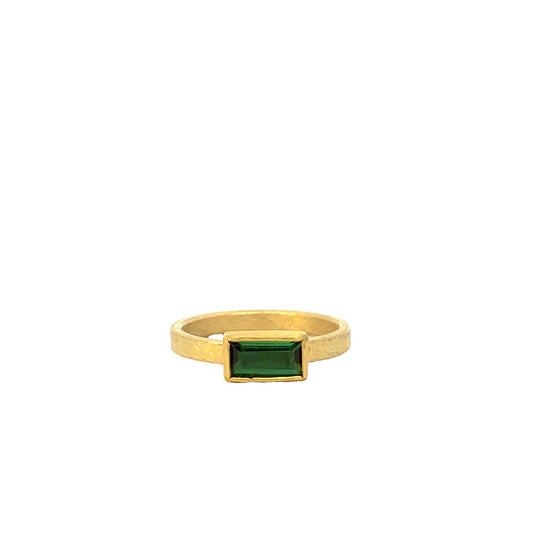 faceted rectangle east-west green tourmaline ring