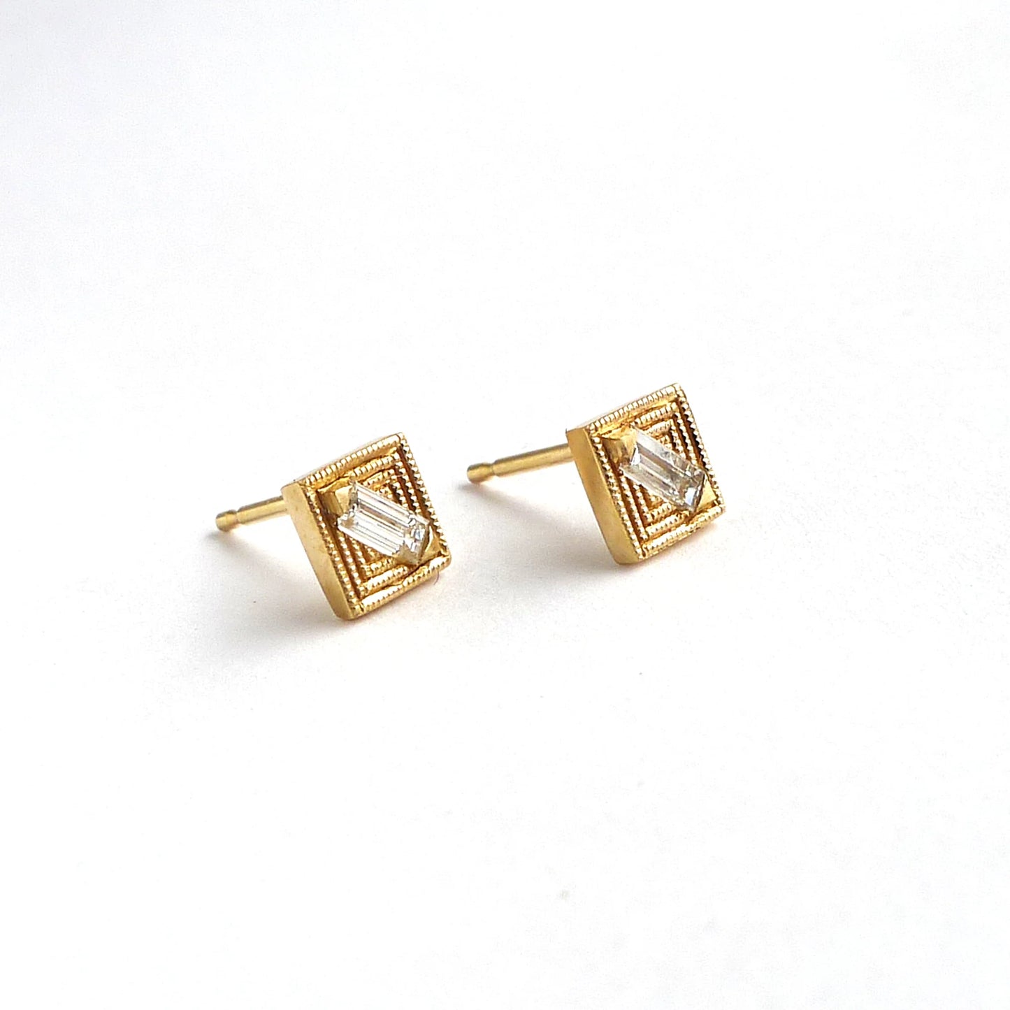 itero stud earrings - natural diamond