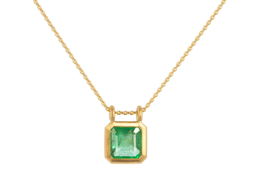 emerald pendant necklace