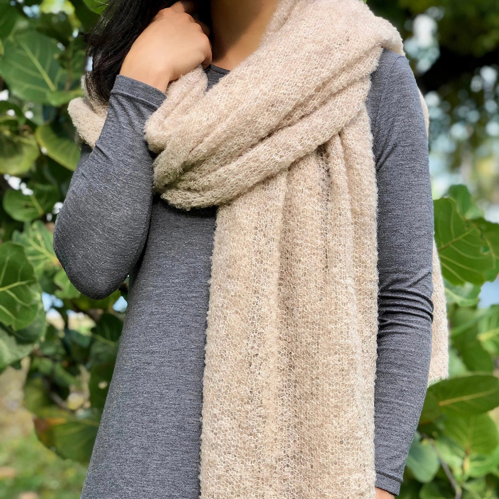 ultra plush alpaca scarf / almond