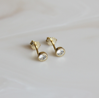 elizabeth stud earrings